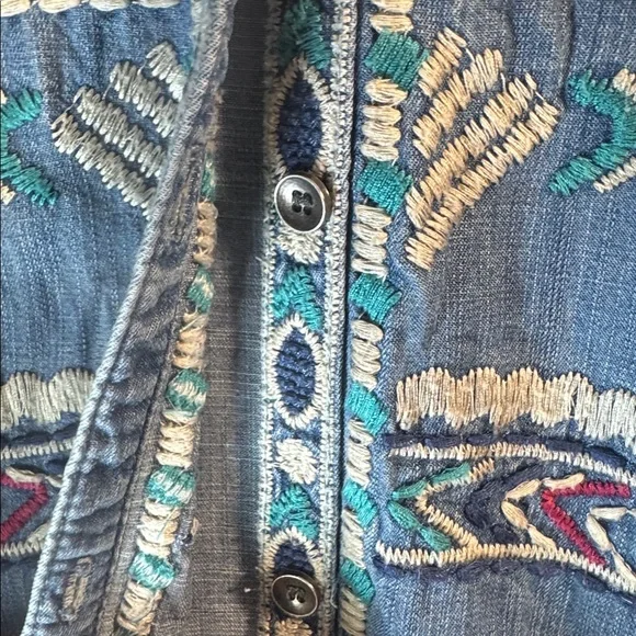 Scully XL Blue Embroidered Denim button down Top - Picture 4 of 7